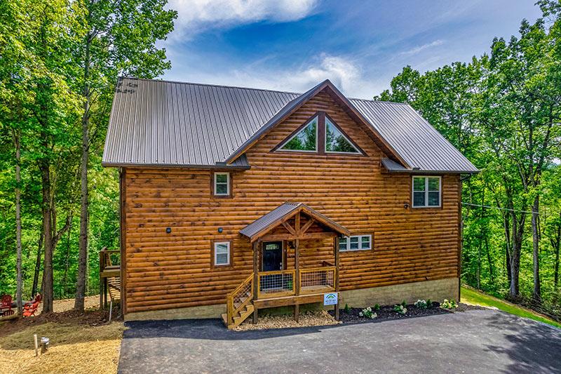 Big cabin exterior in the Smoky Mountains. at Big Splash Lodge in Gatlinburg TN