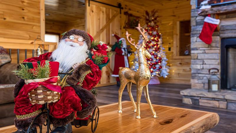 Christmas cabin rental in the Tennessee Smoky Mountains. at Morning View in Gatlinburg TN