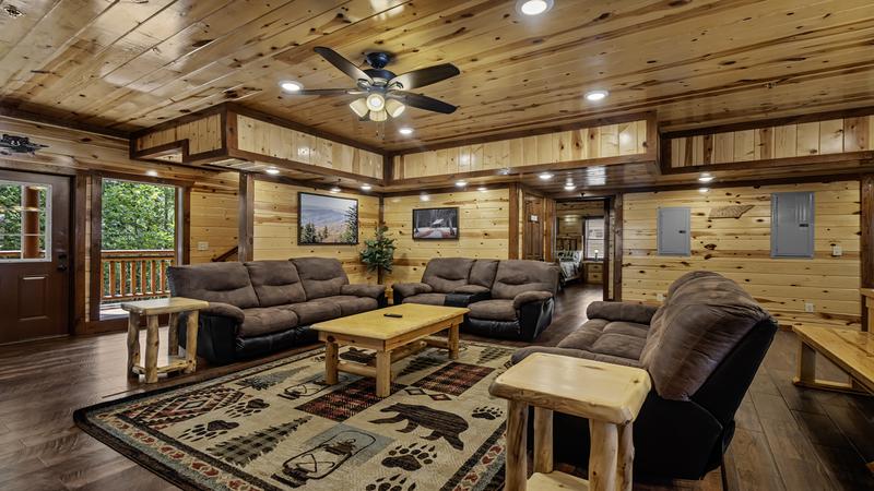 Smokies rental cabin living room.