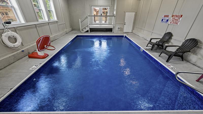 Smoky Mountains 8BR private pool cabin.