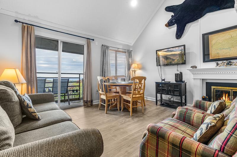 Spacious Gatlinburg Condo Your Gatlinburg condo's living space.