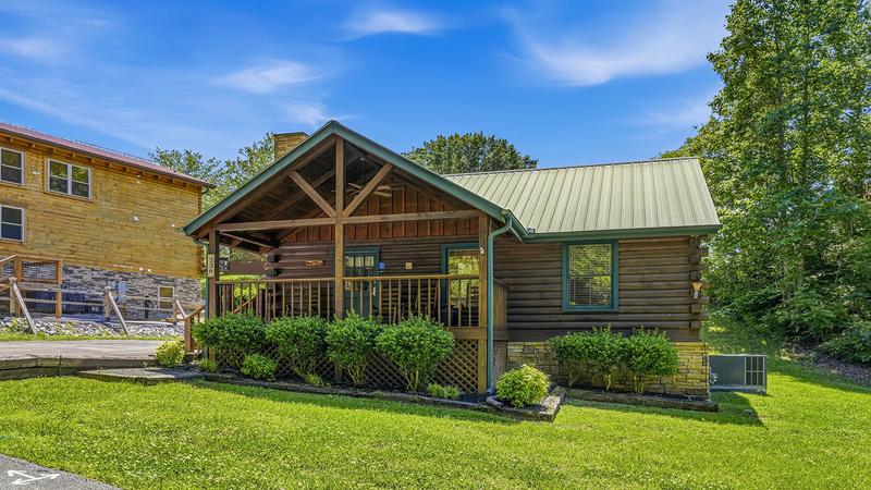 Smoky Mountains Cabin Rental American Gem American Gem cabin rental in the Tennessee Smoky Mountains.