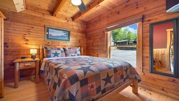 Second bedroom at your cabin retreat in the Tennessee Smoky Mountains. at Moonlight Pines Lodge in Gatlinburg TN