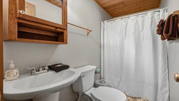 Cabin Rental Second Bath Second full bath at your Tennessee cabin rental.